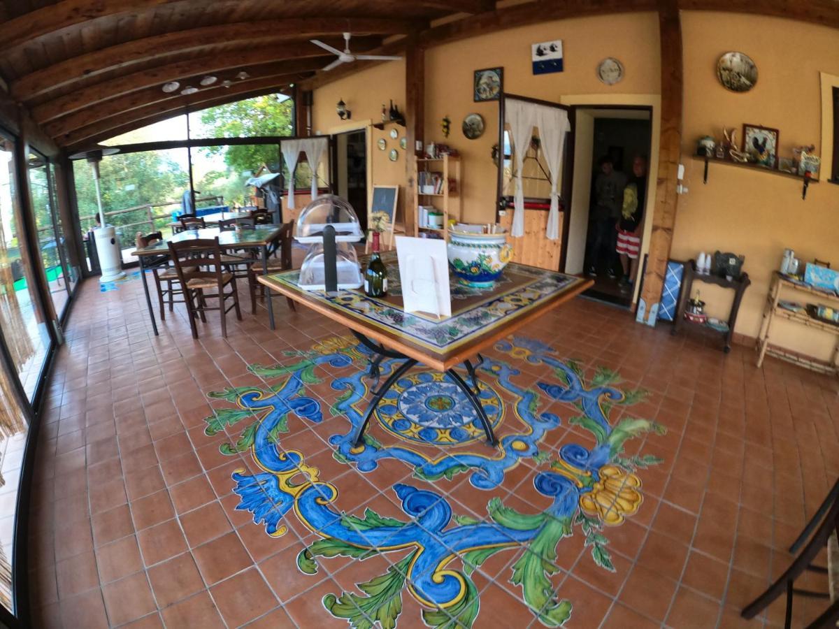 Agriturismo B&B Il Rifugio Di Nino Контурси Екстериор снимка