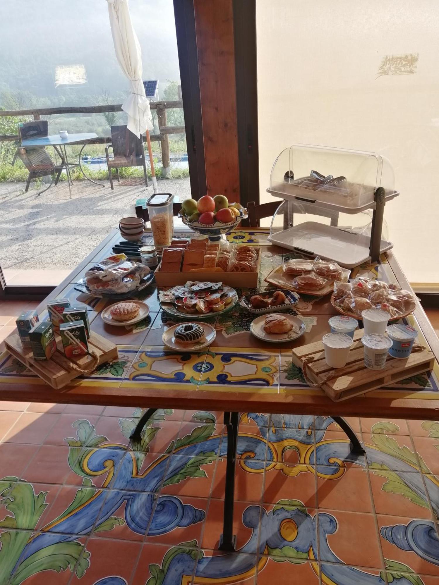 Agriturismo B&B Il Rifugio Di Nino Контурси Екстериор снимка